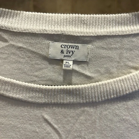 Crown & Ivy large petite Christmas sweater. - Picture 3 of 5